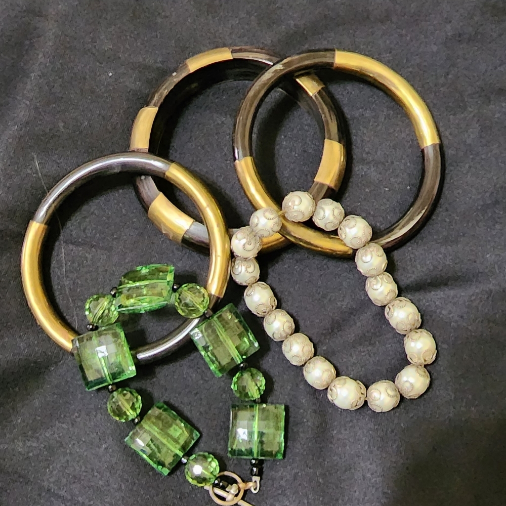 Set of 5 bracelets